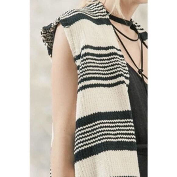 Moon River Long Vest Sweater Size M Beige Black Striped Knit Fringe Hem Boho - Picture 3 of 10